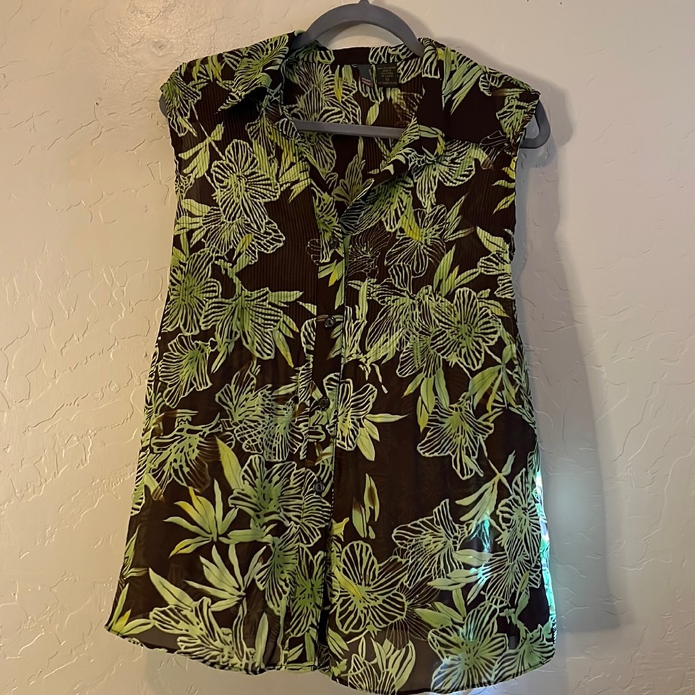 Sleeveless Women’s Top